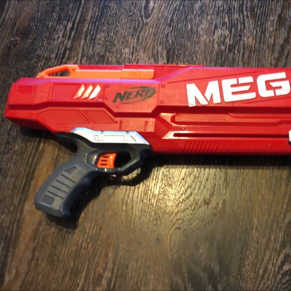 Nerf MEGA TwinShock - Picture 2 of 4